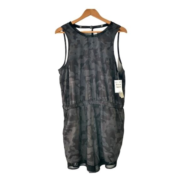 Zella Women's Short Set Large Camo Performance Workout Gym Athletic Comfortable - Picture 2 of 12